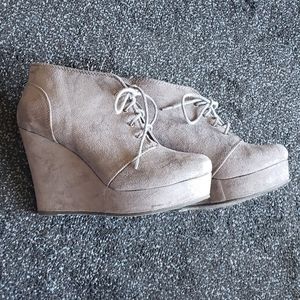 Soda Gray Suede Platform Wedges